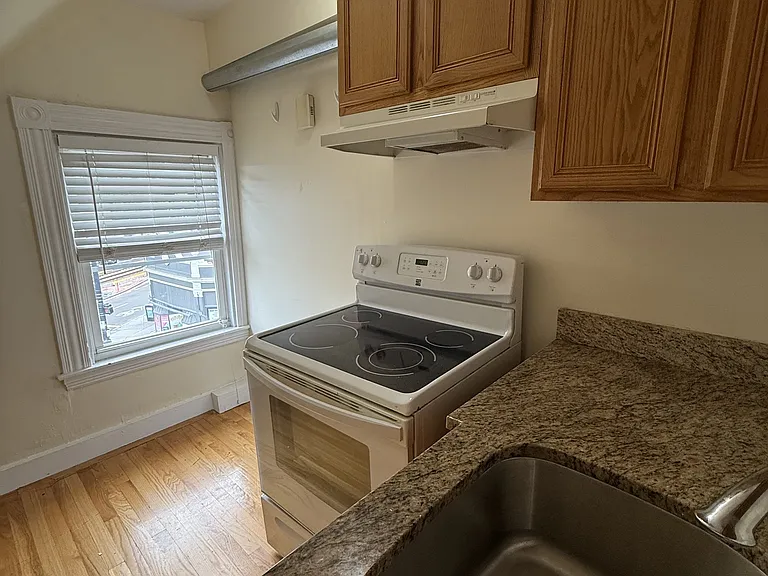 2 Summit Ave #U3 — Photo 9