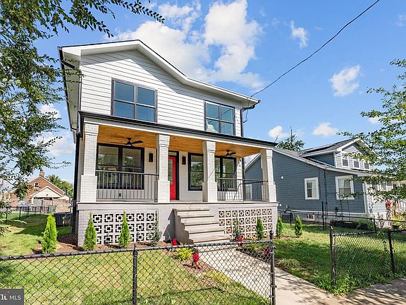 4th image of 2118 Rand Pl NE