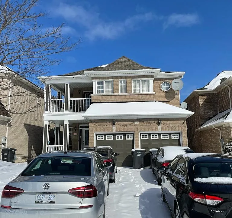 67 Showboat Cres
