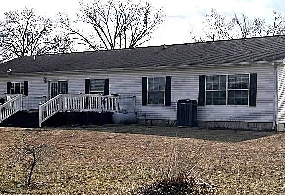 2nd image of 2 Candletree Cir