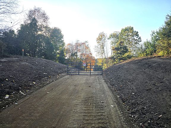 2nd image of Cedar Creek Rd