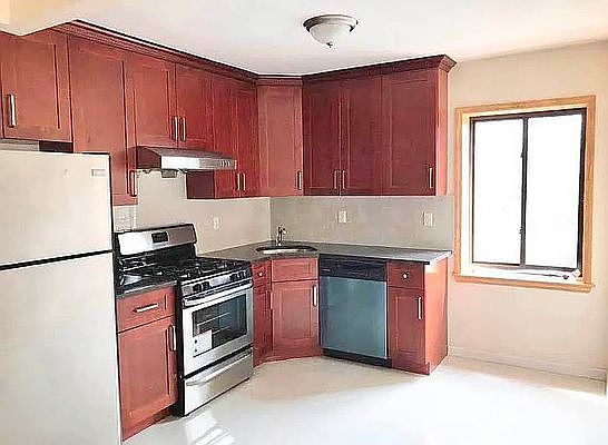 1st image of 2124 2nd Ave #2