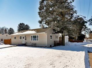 1126 Winthrop Ln, Rockford, IL 61107