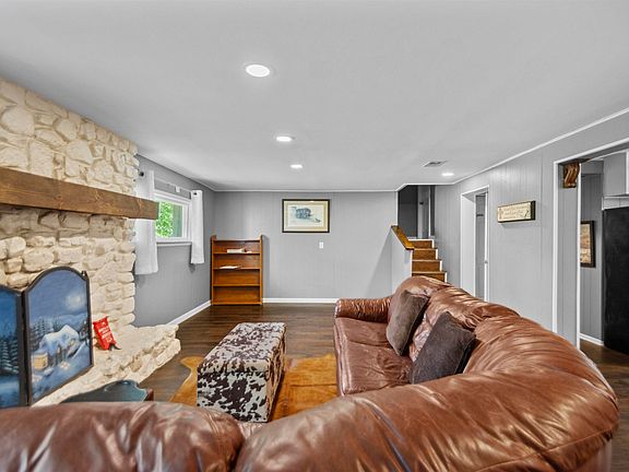 4th image of 1524 Junior Deputy Rd