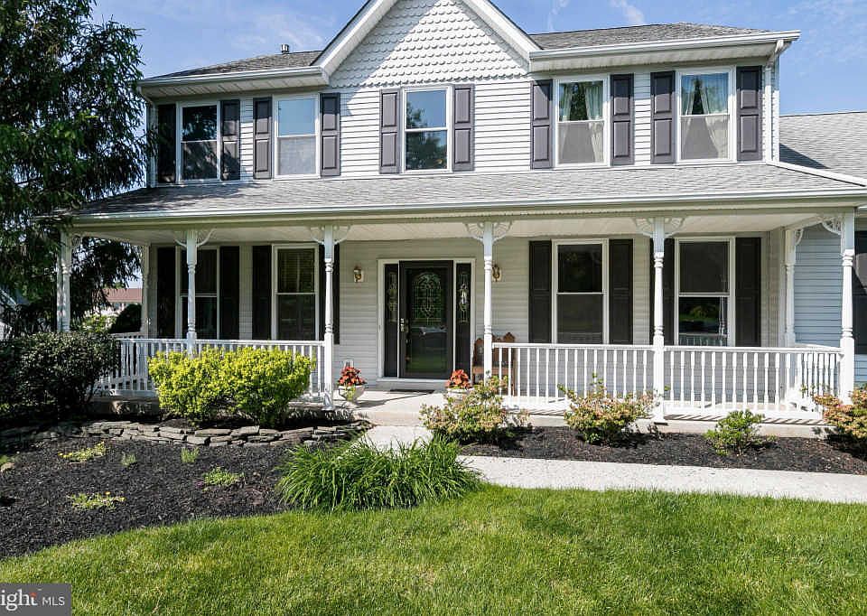2nd image of 2308 Davis Cir