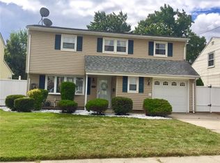 99 Pine St, Iselin, NJ 08830