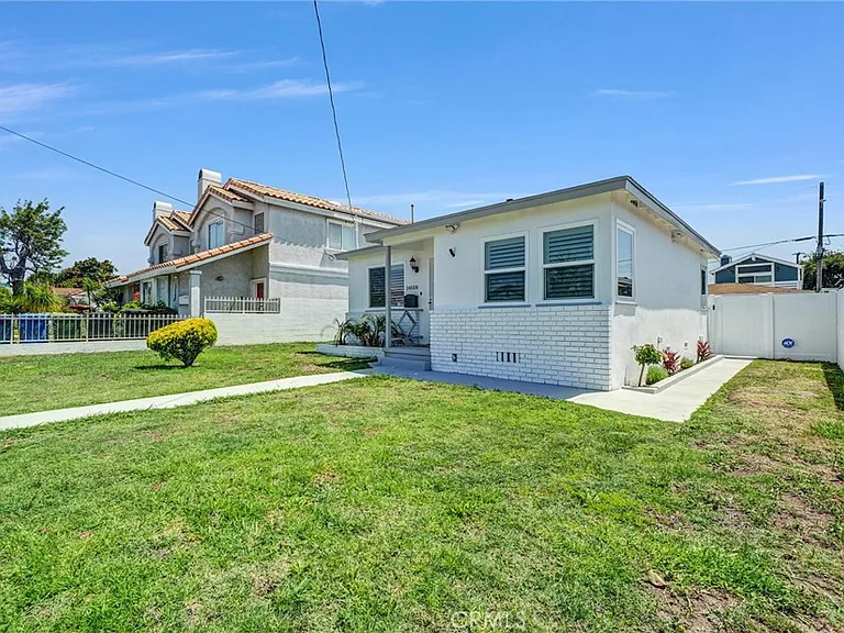 14508 Kingsdale Ave — Photo 4