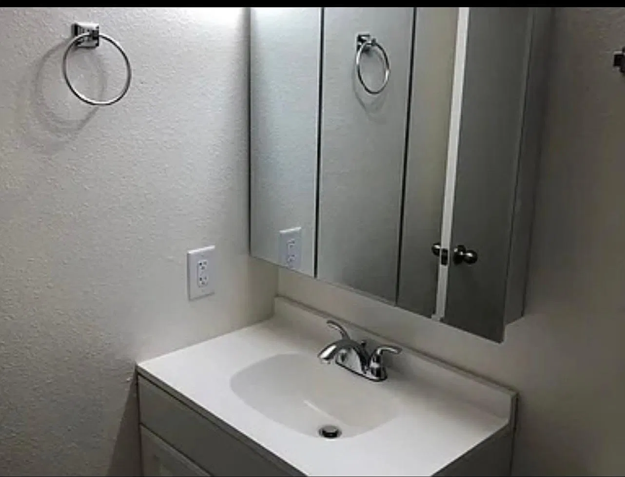 2 bed, 1200 sqft, $1,650 — Photo 4