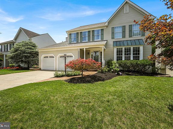 3rd image of 117 Europa Blvd