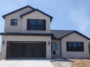 4800 Oak Falls Dr, Waterloo, IL 62298