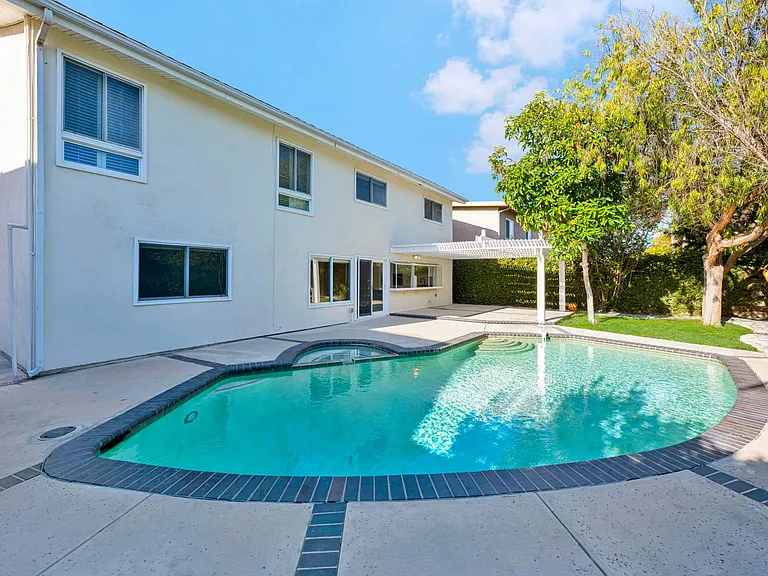 9882 Kings Canyon Dr — Photo 36