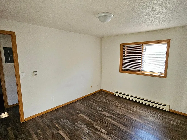 1260 Oakview Dr #1 — Photo 16