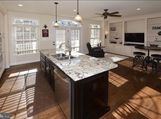 10633 Yorktown Dr, Fairfax, VA 22030