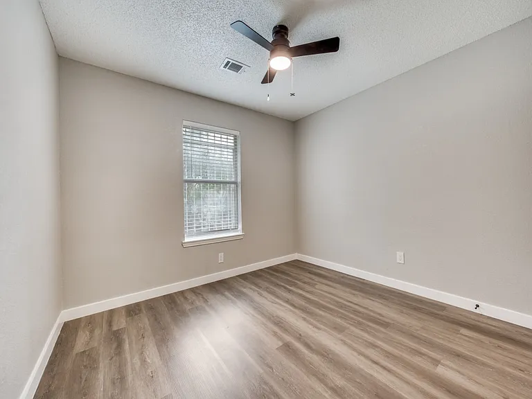 2238 Arroyo Ave — Photo 18