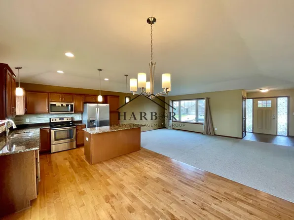 5011 4th St NW, Rochester, MN