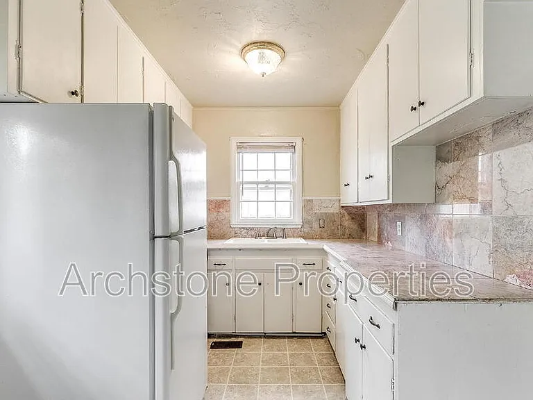 1614 SW 41st St — Photo 19
