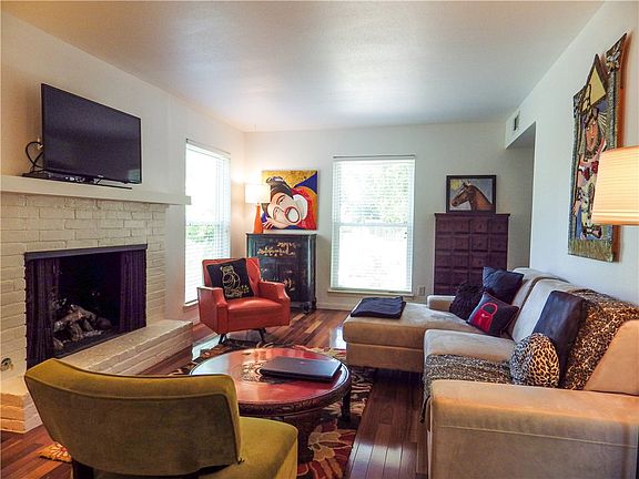 2nd image of 2900 White Rock Dr Unit A