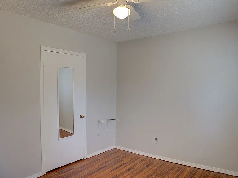 438 S 55th West Ave — Photo 14