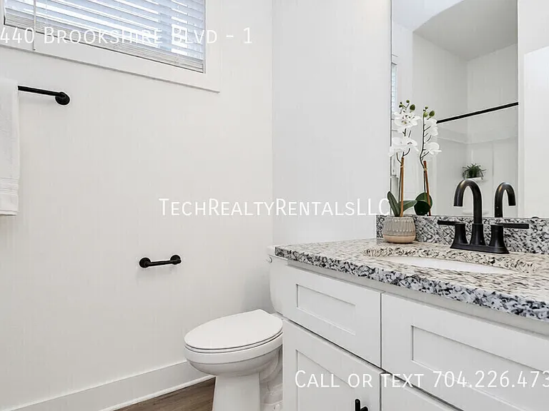 3440 Brookshire Blvd #1 — Photo 7