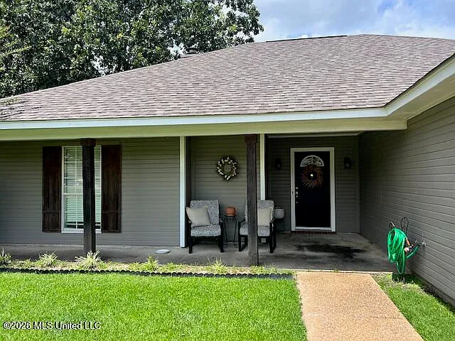614 Acorn Ln — Photo 2
