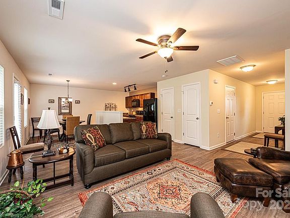 2nd image of 1815 2nd Street Dr SE