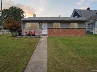 35948 Palmer Rd, Westland, MI 48186