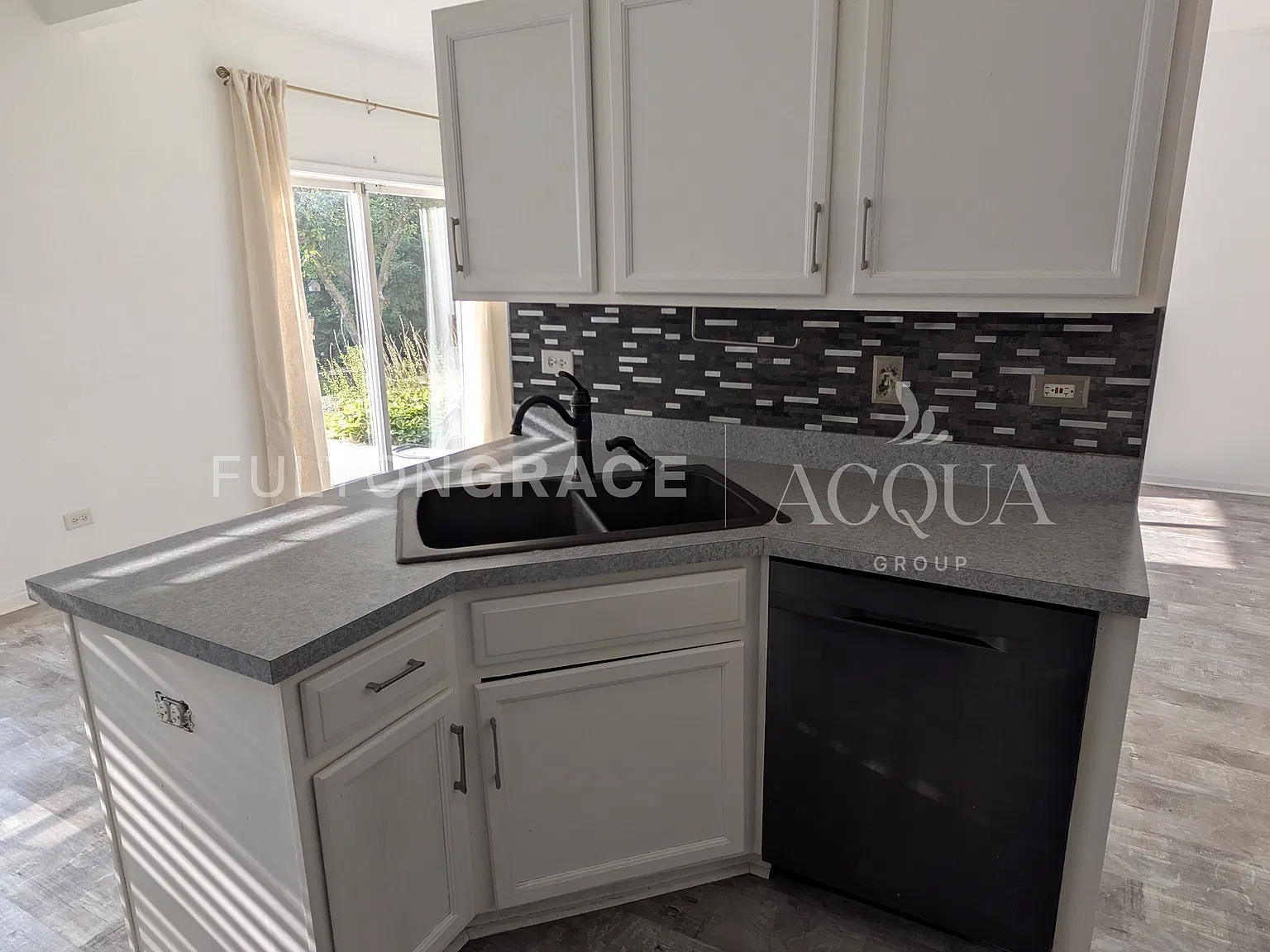 3 bed, 1.5 bath, 1500 sqft, $2,595 — Photo 3
