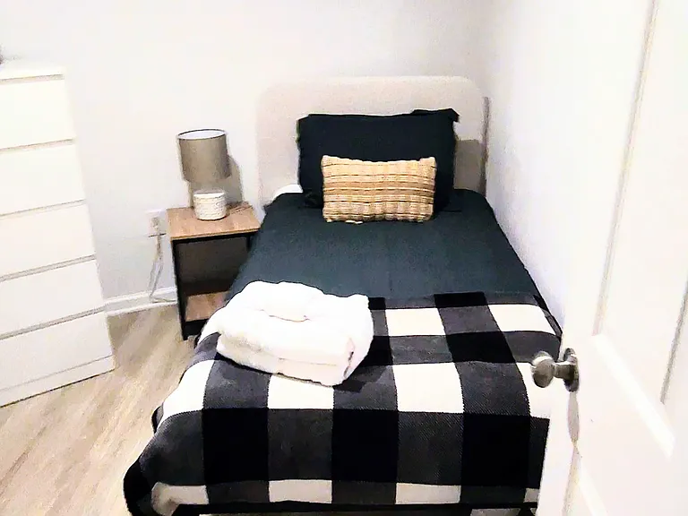 27 Cypress St #B — Photo 6