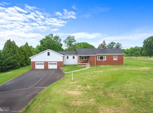 860 Troxel Rd, Lansdale, PA 19446