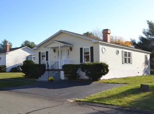 26 Mountain Ash Dr, Kingston, MA 02364