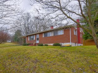 408 Denby St, Radford, VA 24141