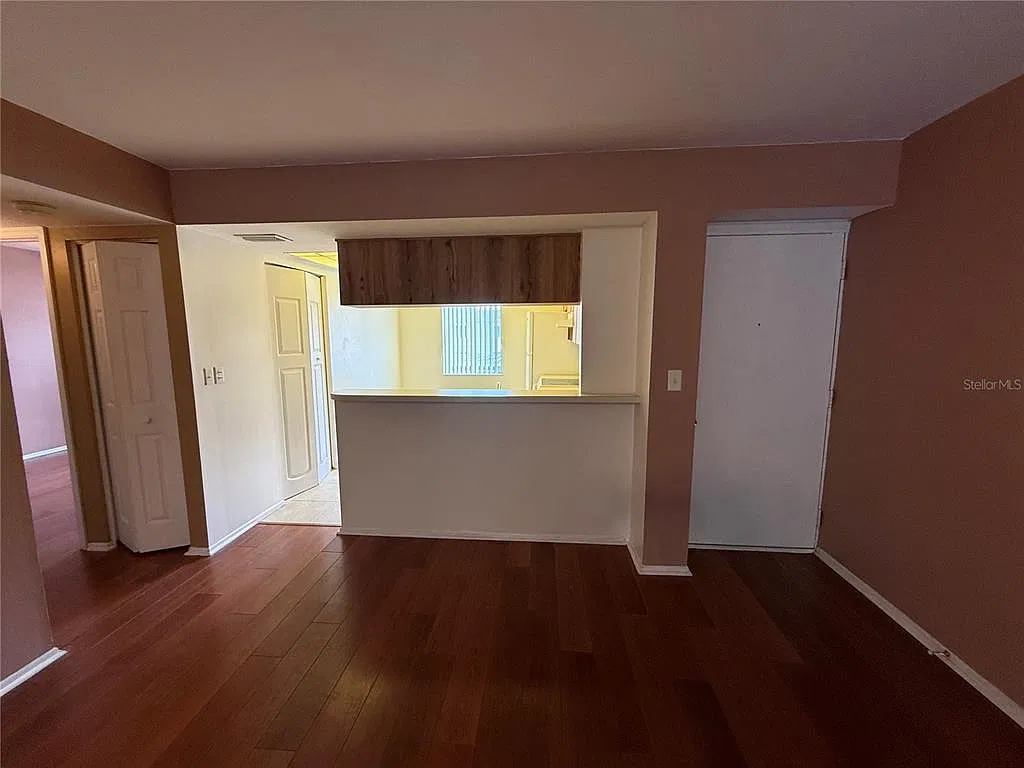 2 bed, 2.0 bath, 1054 sqft, $1,800 — Photo 3
