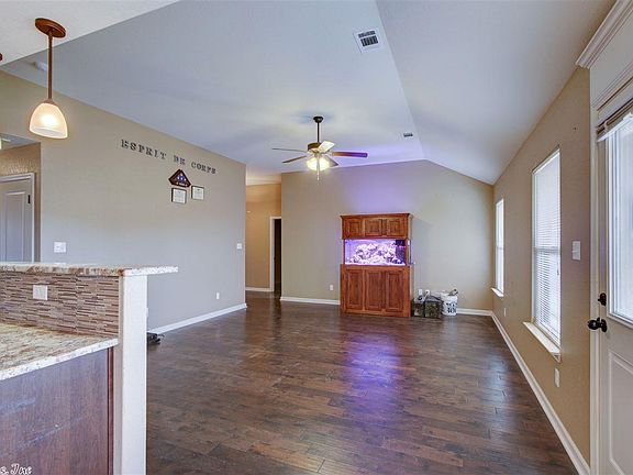 4th image of 148 Cambridge Dr