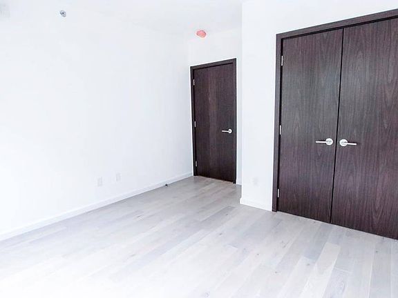 4th image of 2131 Ocean Ave #3