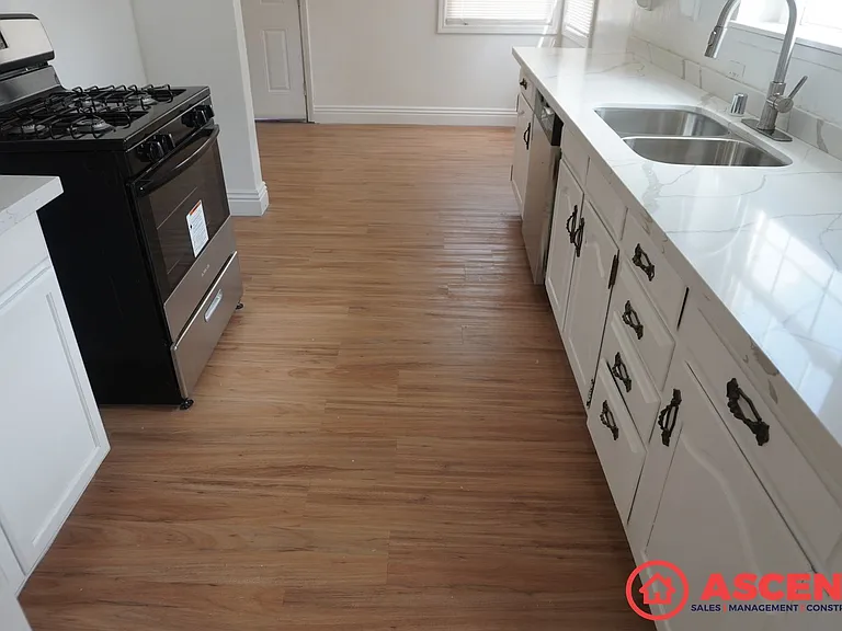 3108 Oak Pl — Photo 3