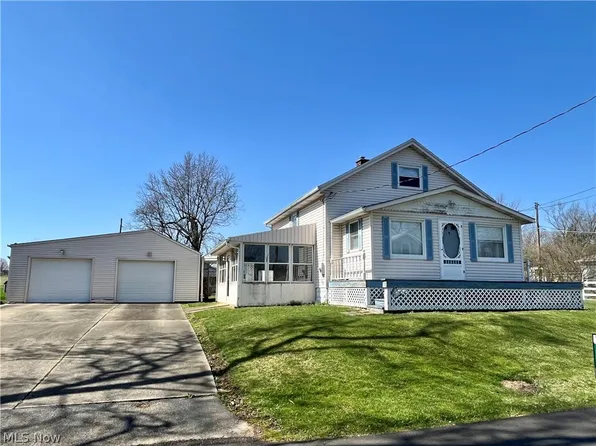 4195 Sunnyside Ave, Louisville, OH 44641