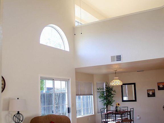 4th image of 1016 Towse Dr