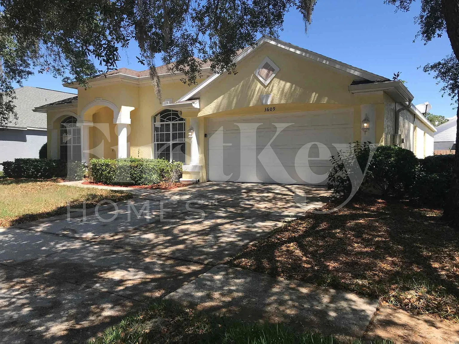 4 bed, 2.0 bath, 2203 sqft, $2,560 — Photo 3