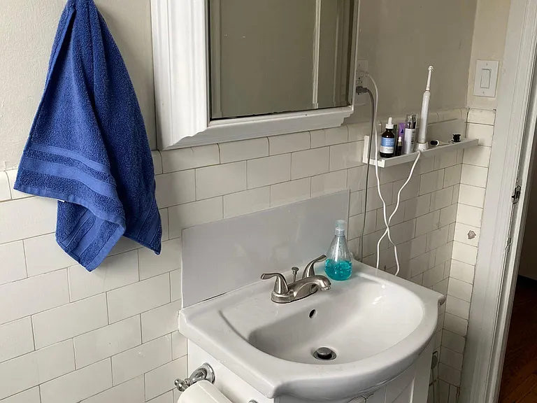 4653 Hazel Ave #3R — Photo 10