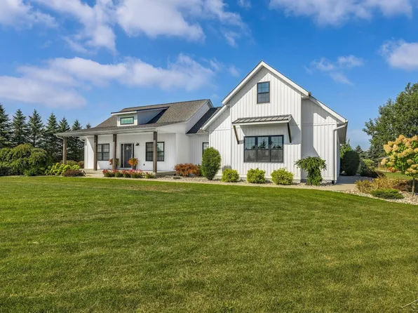 5353 N Graham Rd, Freeland, MI 48623