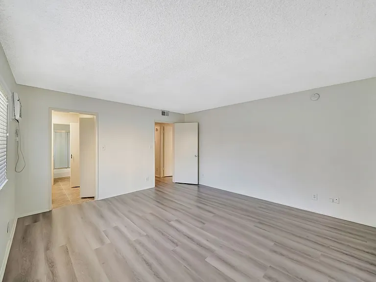 10634 Holman Ave #3-2 — Photo 29
