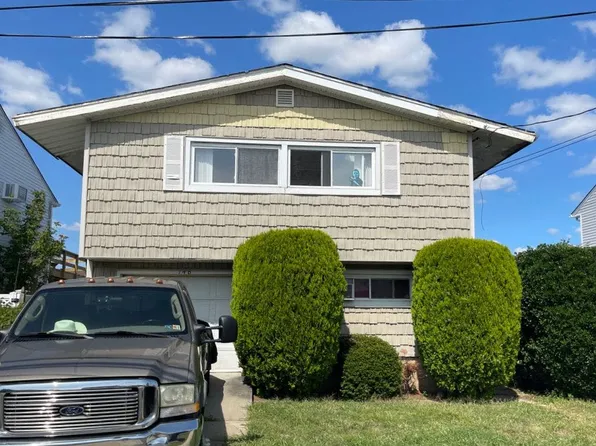 148 Meister Blvd, Freeport, NY 11520