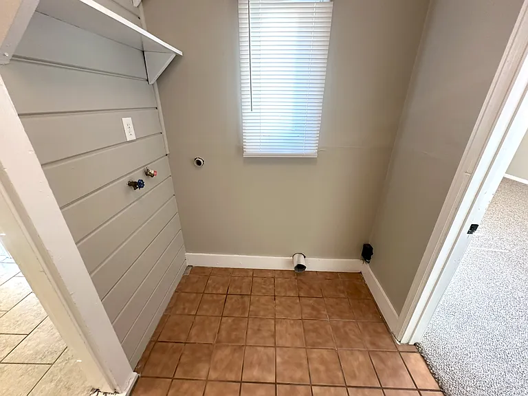6024 E King St — Photo 15