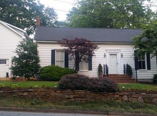 2 Alpine Dr, Newnan, GA 30263