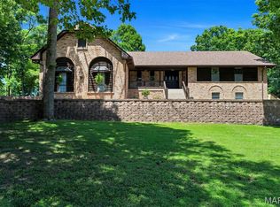 9733 Fall Ridge Trl, Saint Louis, MO 63127