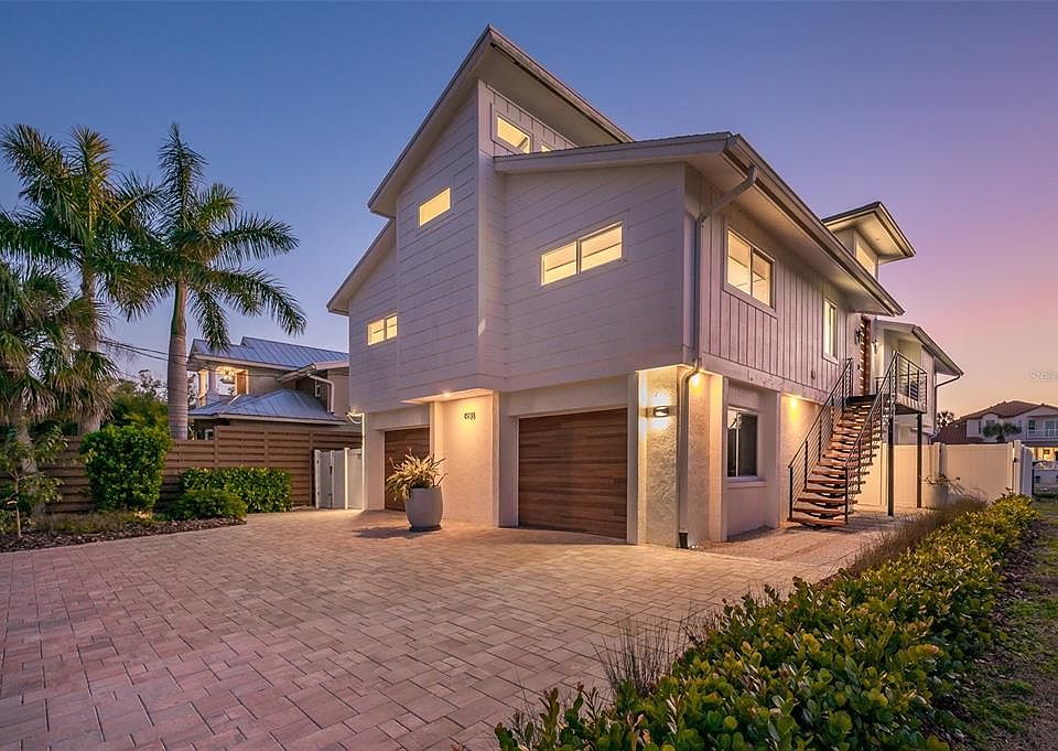 1st image of 4938 Commonwealth Dr