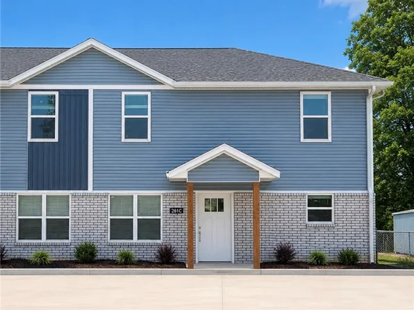 264 Lavona Ln #C, Huntsville, AR 72740