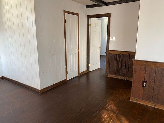 4th image of 341 Indian Manor Dr #1