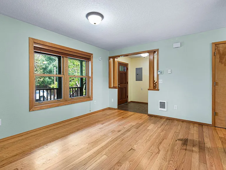 4308 N Albina Ave — Photo 2