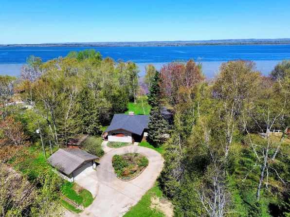 3468 Lakeshore Dr, Sault Sainte Marie, MI 49783